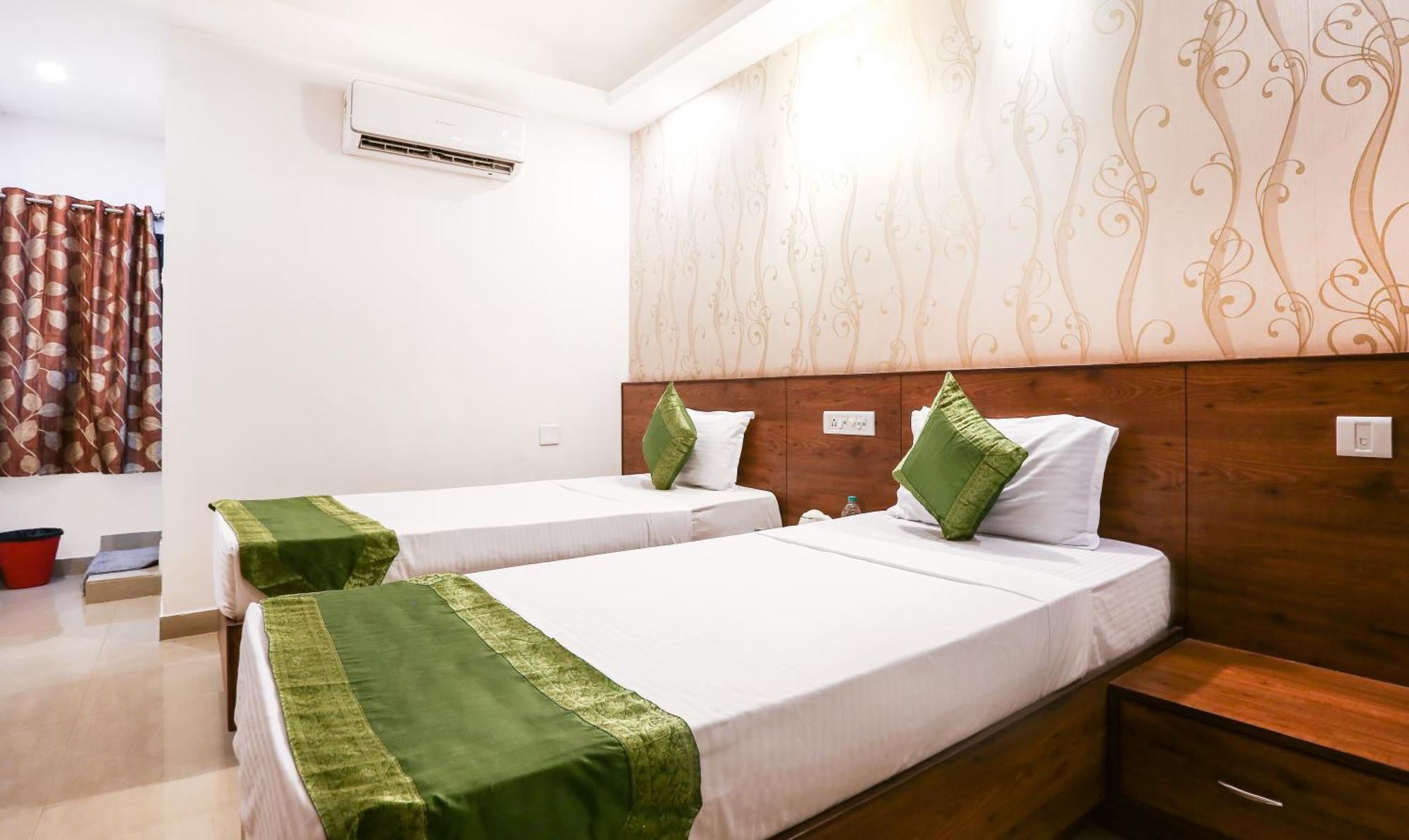 Treebo Comforts Inn, University Road Deralakatte Mangalore Esterno foto